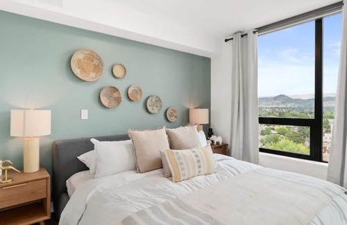 Cultural District Apartment | Style and Luxury Stunning Downtown Kelowna Suite