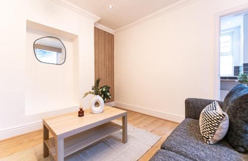 Liverpool Apartment | Stylish 1-Bed Flat in Liverpool by 53 Degrees Property, Ideal for Business & Long-Term Stays!