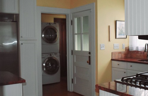 New London House | Stylish 1920s Craftsman Bungalow; tastefully appointed.