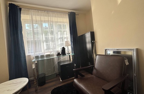 Vincent Square Apartment | Stylish 1BD Flat near Iconic London Landmarks