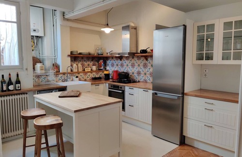 Exarhia Apartment | Stylish 1BR Apt With Retro Kitchen View Balcony