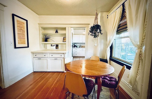 Alphabet Historic District Condo | Stylish 1BR condo in historic building- premium location in Nob Hill NW Alphabet
