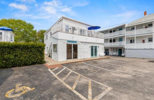 Old Orchard Beach Apartment | Stylish 1BR Suite Steps to the Beach (467)