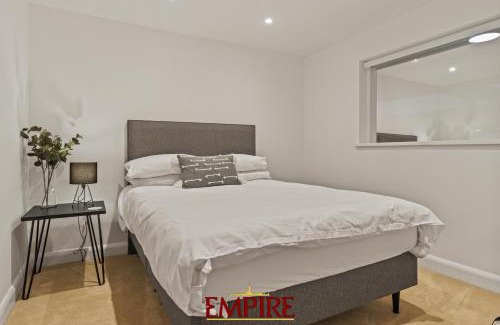 Burton on Trent Apartment | Stylish 2 Bed Apartment Burton On Trent