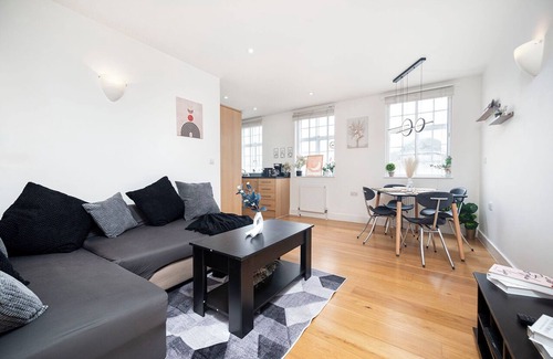 Stockwell Apartment | Stylish 2-Bed Apartment in Stockwell –Free Wifi & Fast Access to Oxford Circus