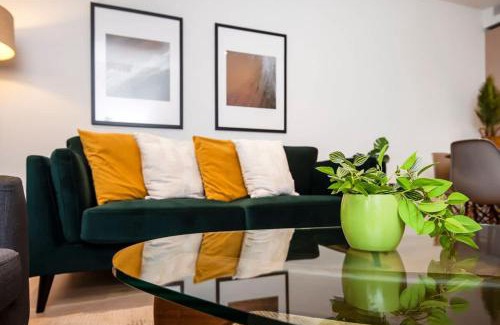Nine Elms Apartment | Stylish 2 Bed Close to Battersea Power station