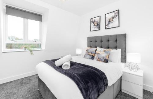Smethwick Apartment | Stylish 2 Bedroom Apartment - Gated Parking & Balcony - Top Rated - 8MC