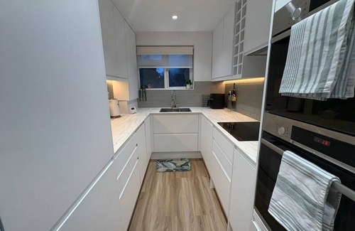 North Finchley Apartment | Stylish 2 Bedroom Apartment in North Finchley