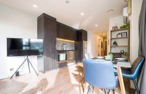 Newton Apartment | Stylish 2-Bedroom Apartment in Central Auckland
