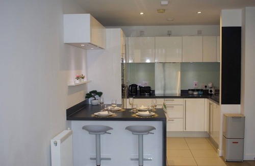 St. Dunstan's Apartment | Stylish 2 bedroom apartment in the heart of London