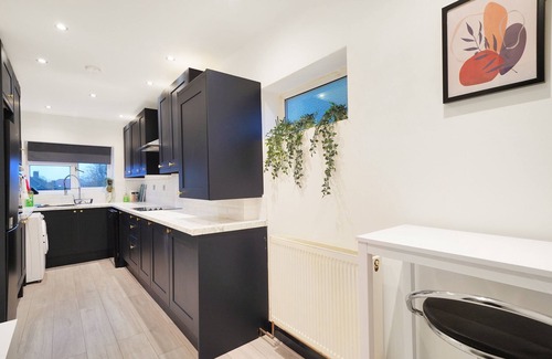 Eastcote Apartment | Stylish 2-Bedroom Flat in Prime London Location