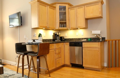 Columbus Apartment | Stylish 2 Bedroom in South End