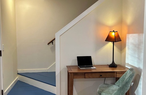 Bernardston House | Stylish 2-bedroom townhome with WiFi, AC near private schools.