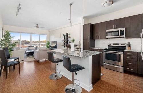 Grandview Heights Apartment | Stylish 2 bedroom with Pool and Hot Tub