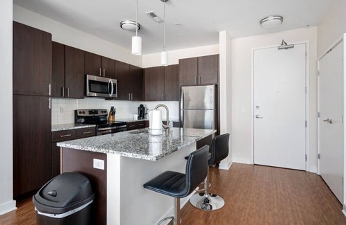 Grandview Heights Apartment | Stylish 2 bedroom with Pool and Hot Tub
