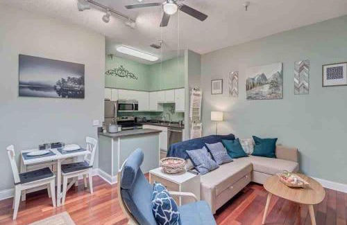 Springfield Apartment | Stylish 2 BR apartment - perfect for relaxing