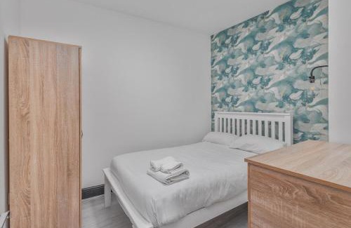 Sheldon Apartment | Stylish 2BR Apartment in Sheldon