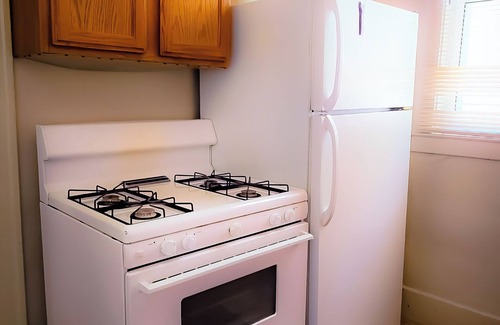 Dearborn Apartment | Stylish 2BR Apartment - Walk to Downtown Dearborn
