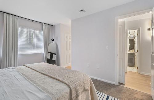 Charlotte Apartment | Stylish 2BR Condo near Uptown and NoDa