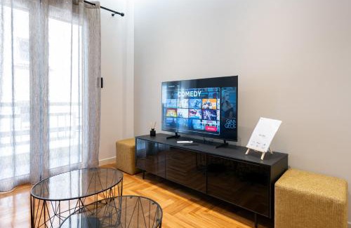 Ampelokipoi Apartment | Stylish 2BR flat near hospital & Panormou metro