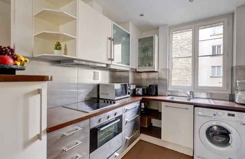Quartier de l'Ecole-Militaire Apartment | Stylish 2BR near Montparnasse