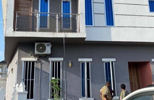 Ofin House | Stylish 3 Bed Terrace Duplex Lekki Ac Wifi