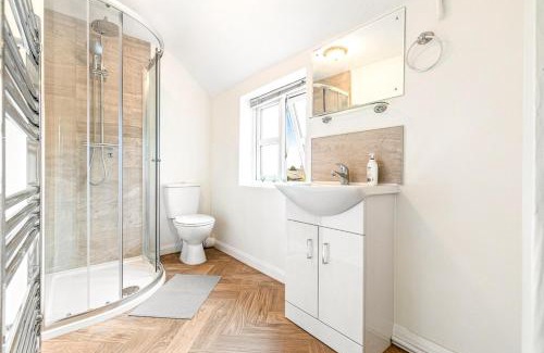 Ashby-de-la-Zouch Apartment | Stylish 3-Bedroom Cottage in Central Ashby