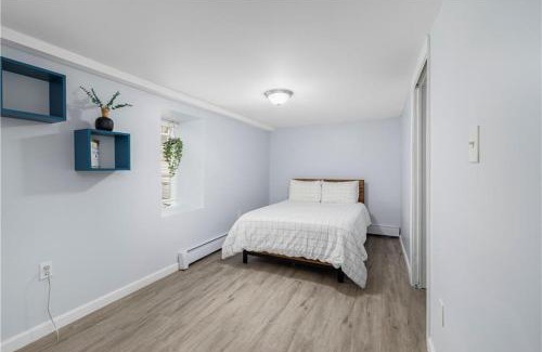 Elmhurst House | Stylish 3 bedroom near Downtown Providence & Providence College