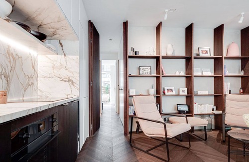 Duivelseiland Apartment | Stylish 3-room apartment with AC, situated in the vibrant De Pijp district.