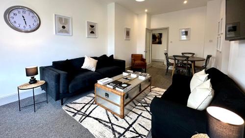 Heaton Apartment | Stylish 3Bed apartment with FREE PARKING