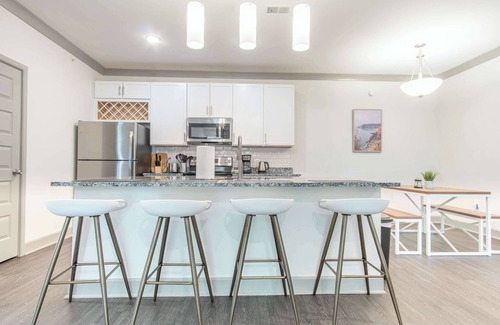 Buechel Apartment | Stylish 3BR Getaway | Pool, Gym Access & Free Parking