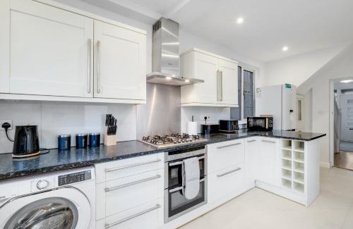 Preston House | Stylish 3BR House Close to Wembley Stadium and Arena