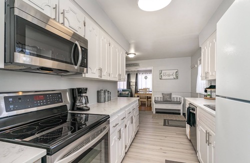 Saginaw House | Stylish 3BR, Sofa Sleeper, 2 Living Rooms, Fenced Yard, located Saginaw Township