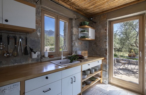Lefktron Villa | Stylish Accommodation and Unique Villa Experience at The Architect's Villa