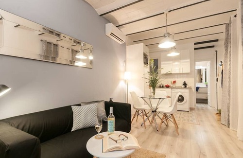 El Putget i Farro Apartment | Stylish and comfortable, this 2 bedroom flat is located in the heart of the city