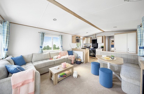 Ludchurch House | Stylish and spacious 12ft-wide caravan with one double and two twin.