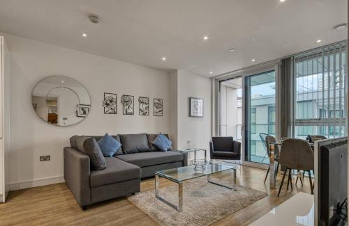 Vauxhall Apartment | Stylish and Spacious- One Bed in Nine Elms
