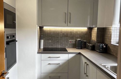 Baguley Apartment | Stylish Apartment for 3 Guests With Parking, Close to City Center, MCR Airport