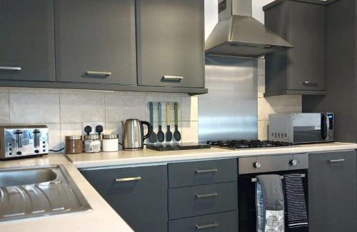 Preston Apartment | Stylish Apartment in City Centre with Parking