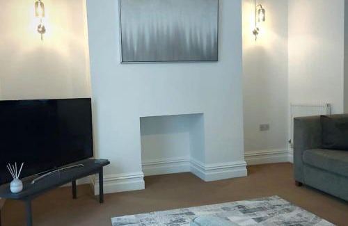 Preston Apartment | Stylish Apartment in City Centre with Parking