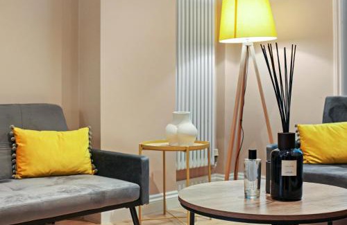 Somers Town Apartment | Stylish Apartment in Euston and near Camden with Private Roof Terrace