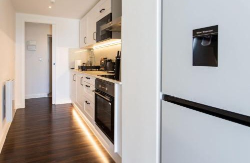 Newport Apartment | Stylish Apartment w/Private Garden - Dog Friendly