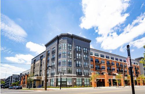 East Walnut HIlls Apartment | Stylish apartments near shops and entertainment