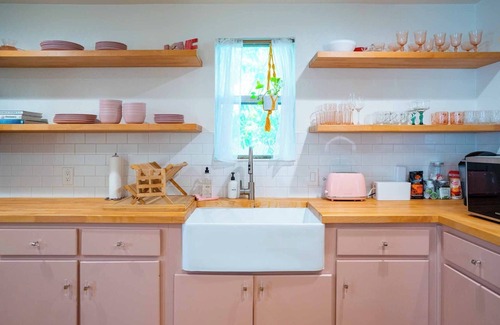 Holly House | Stylish, Artsy Bungalow, W/Patio - Central East Austin - 3BR - Pet Friendly!