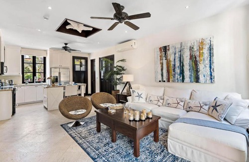 Las Catalinas House | Stylish Beach-Themed Condo with Two Bedrooms and Lovely Ocean Views