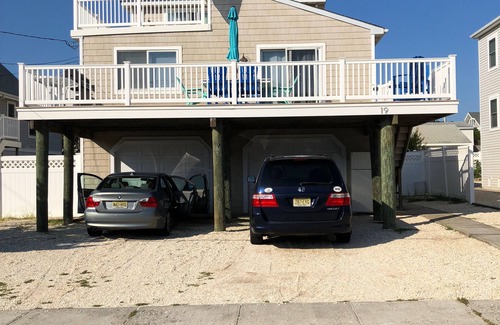 North Beach Haven House | Stylish Brant Beach Oceanside House. Recent Remodel, 3 houses to Ocean & by BBYC