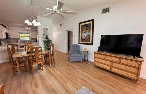 Lake Placid Villa | Stylish budget friendly retreat!