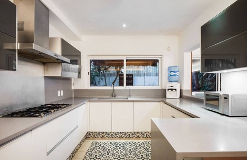 Downtown Cancun Villa | Stylish Cancún Villa · Rooftop & Pool Oasis