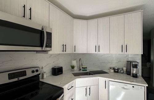 Regina Condo | Stylish Cathedral Stay