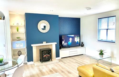 Kirkwall Apartment | Stylish Central 2 Bedroom Apartment - Free Parking, Free WiFi